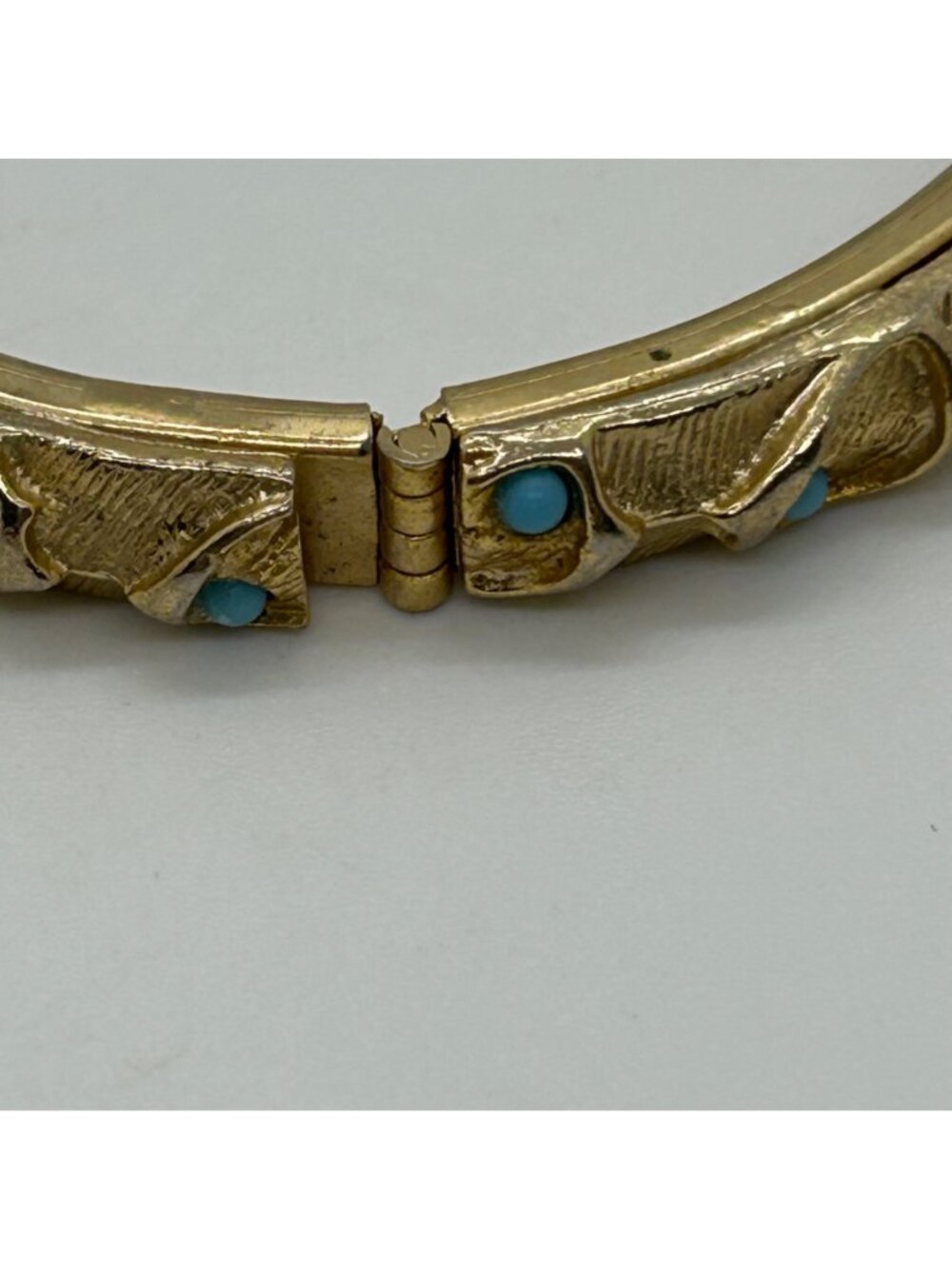 Vintage Gold-Toned Bracelet Hinged Textured Turquoise-Color Stones Safety Chain - Picture 13 of 16
